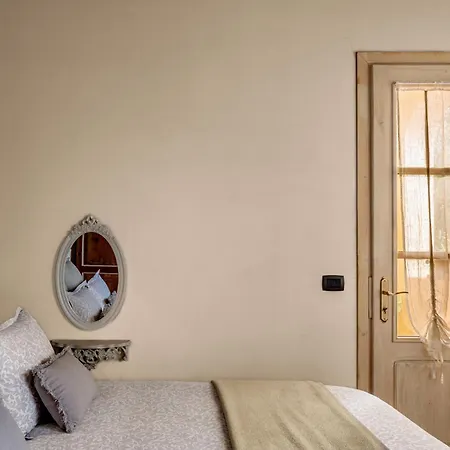 Casale Ulivi Luxury 펜션 Diano San Pietro