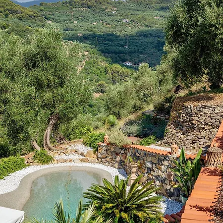 Casale Ulivi Luxury 펜션 Diano San Pietro