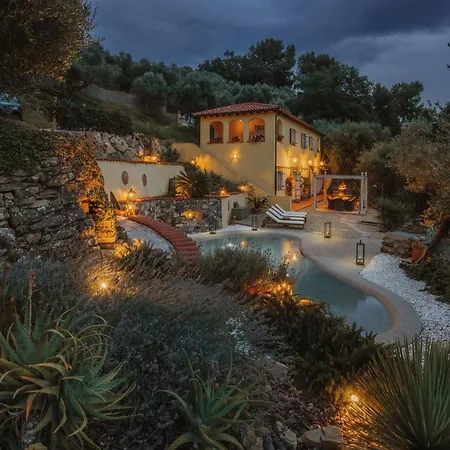 Casale Tra Gli Ulivi بيت للعطل