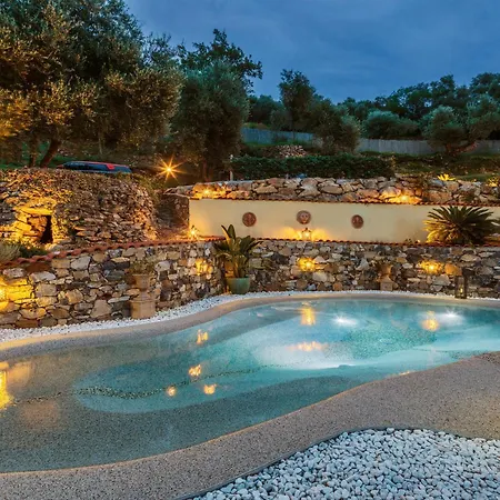 بيت للعطل Casale Tra Gli Ulivi *