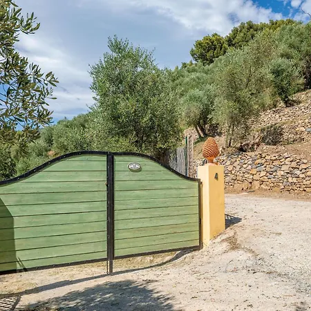 Casale Tra Gli Ulivi بيت للعطل *