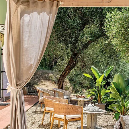 Casale Tra Gli Ulivi بيت للعطل *